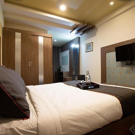 Oyo 79355 Collection O Hotel Adona Meenangadi 外观 照片