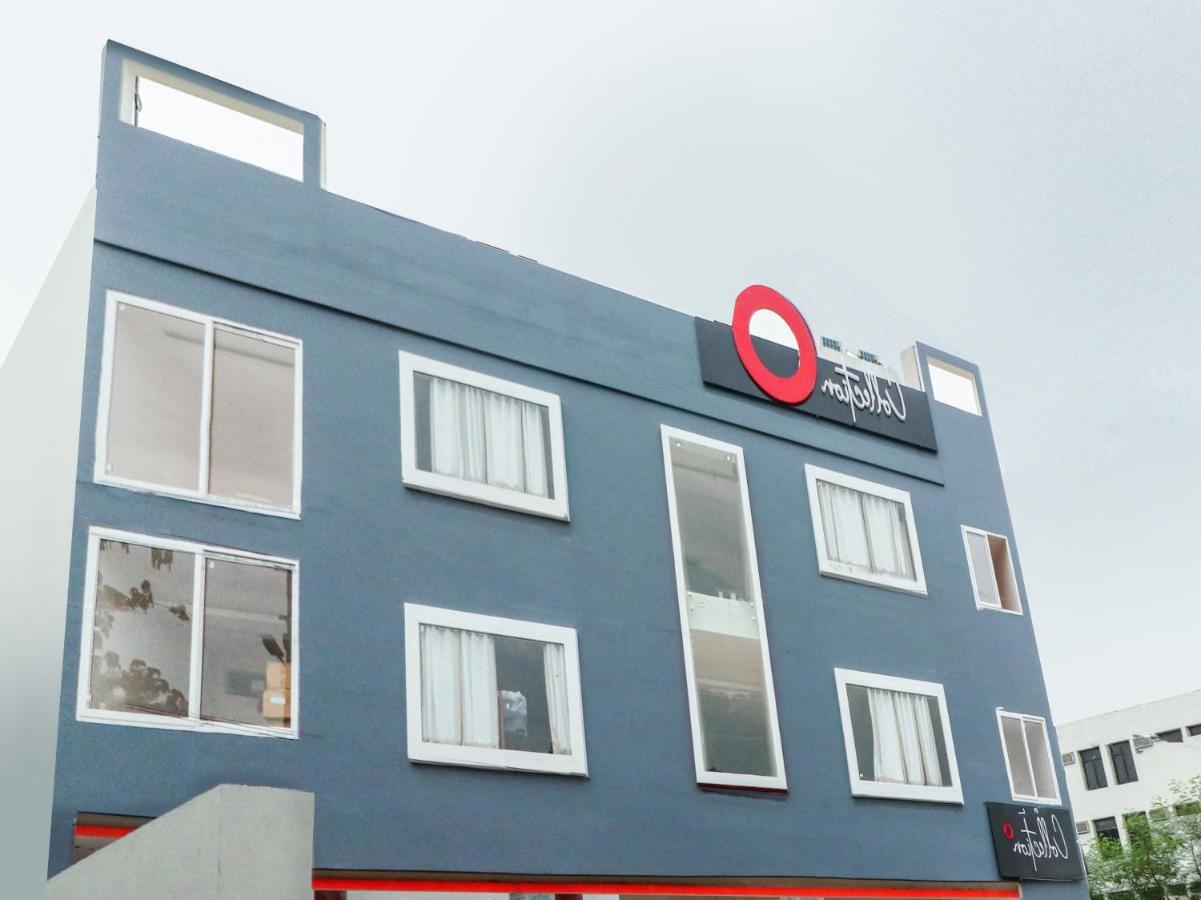 Oyo 79355 Collection O Hotel Adona Meenangadi 外观 照片